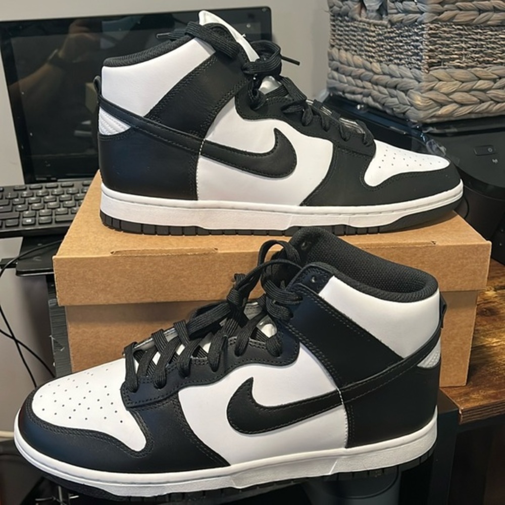 Nike Dunk Hi Retro “Panda” Men's Size 10.5  Black/White